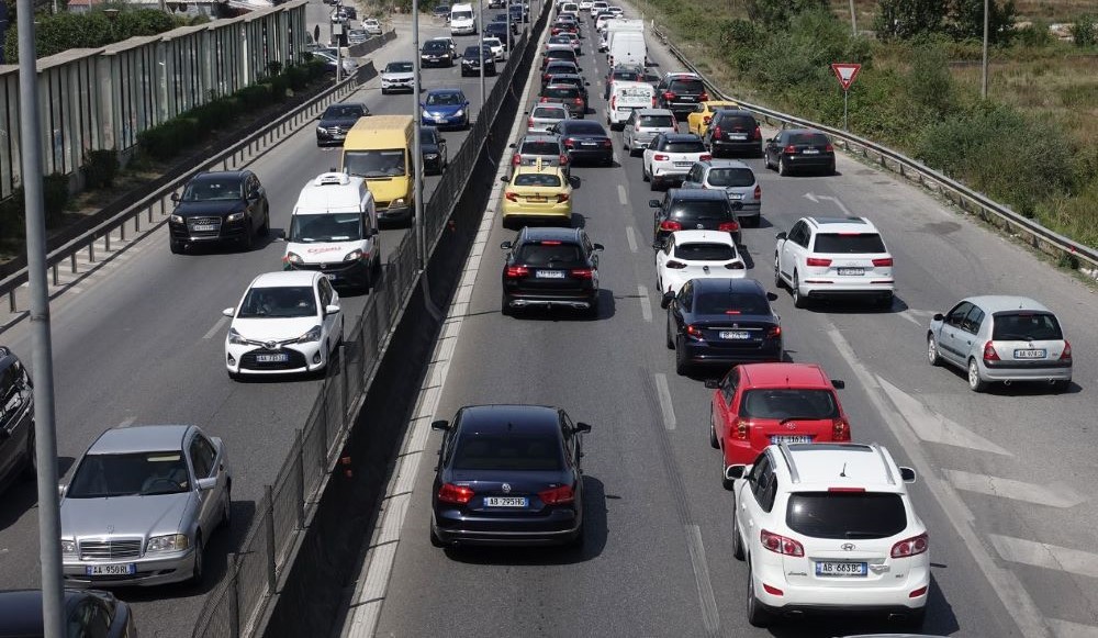 Shqiperia ka moshen me te larte te automjeteve, 40 per qind jane mbi 20 vjecare